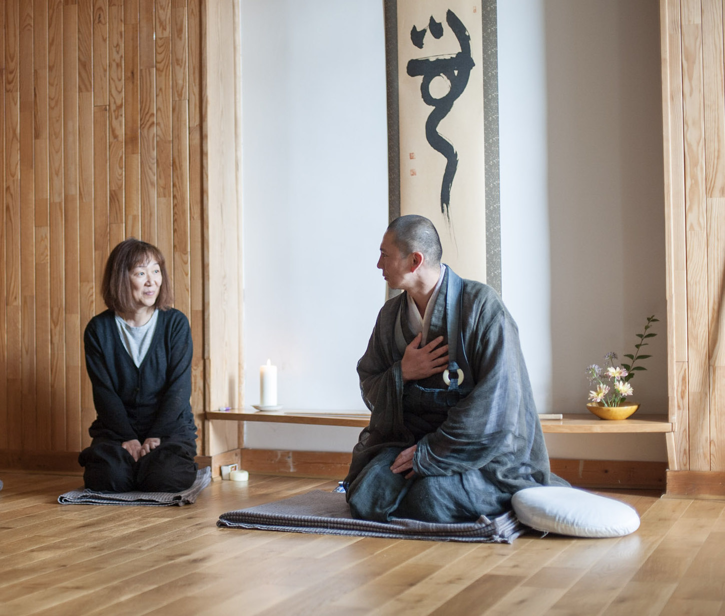 Ryosan, moine zen et la traductrice dans le zendo d'Assise